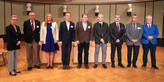 Group photo: Prof. Marja Makarow, President of the Academy of Europe, welcomes the new members of the Academia Europaea 2023