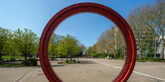 Gearwheel sculpture on the Martin-Schmeißer-Platz