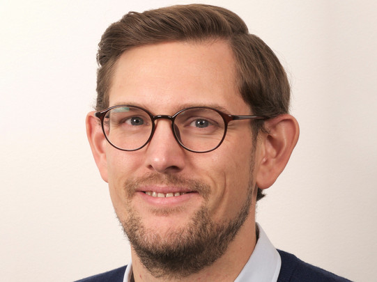 Portrait photo of Prof. Dr. Jens Jungblut
