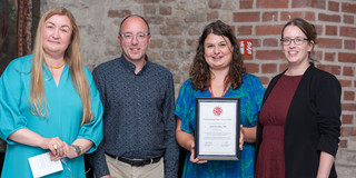 Gruppenfoto: Die Mitglieder der Bewertungskommission mit Dr. Anna-Lena Rose